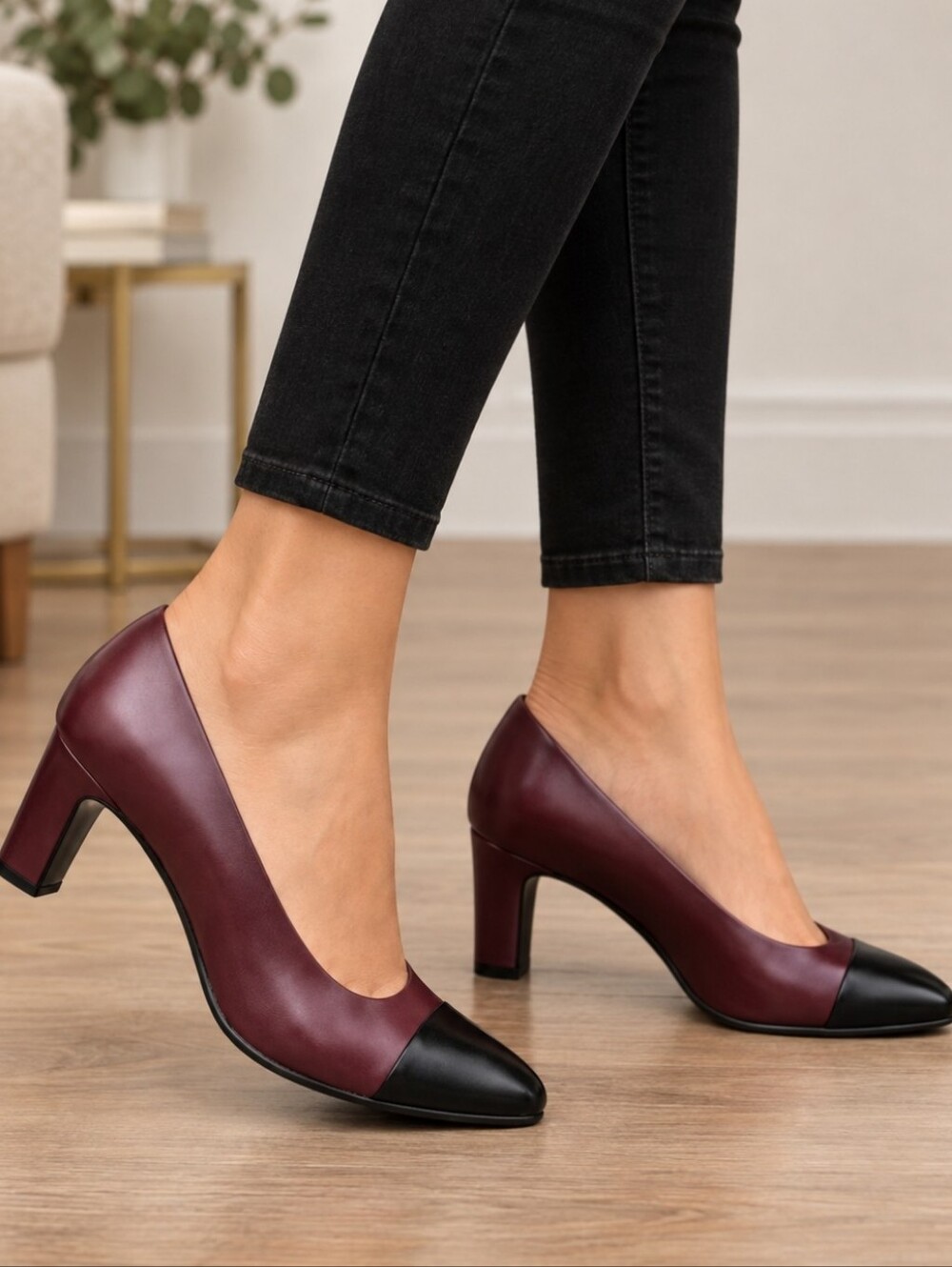 Etienne Aigner Strada 90s Minimalist Oxblood Sqaure Toe Pumps 7M